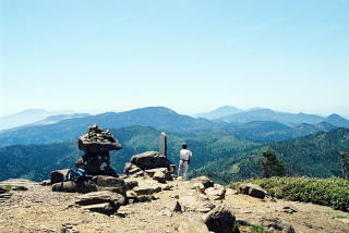 岩菅山