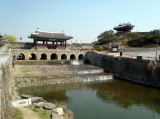 華虹門